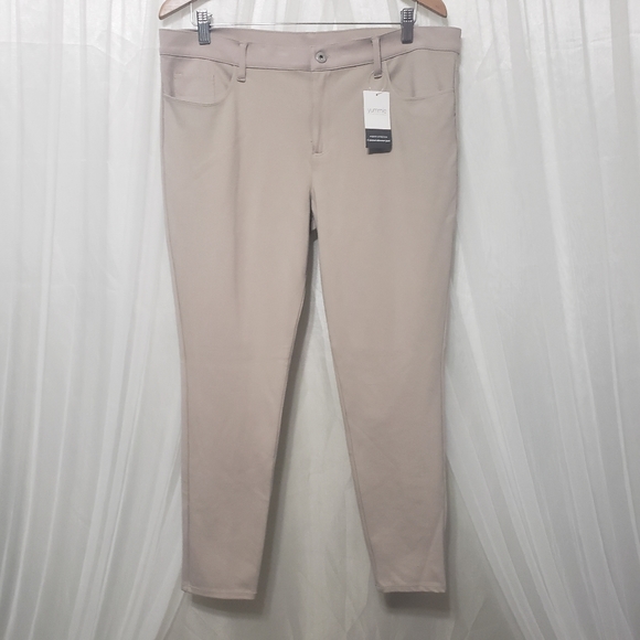 Yummie NWT Sz XL Dena Skimmer Ponte Pant Taupe - Picture 2 of 12